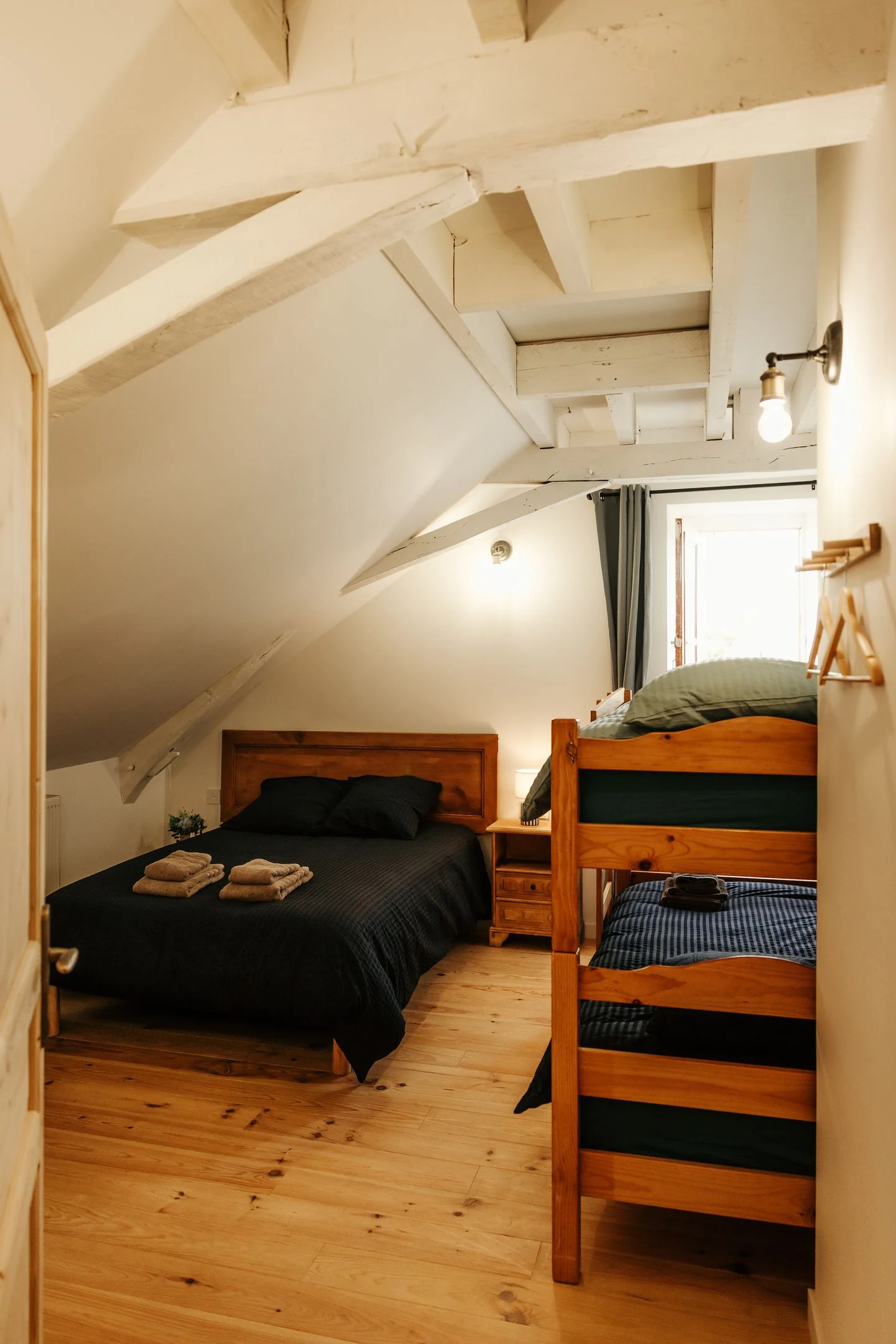 Chambre avec lits superposés, grand gîte 14 personnes — Le Moulin de Micheline